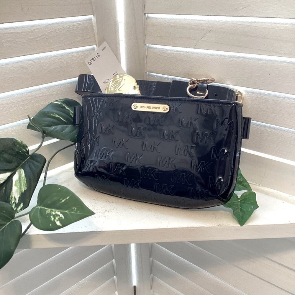 MICHEAL KORS PATENT LEATHER BLACK BELT BAG NEW - Picture 1 of 5